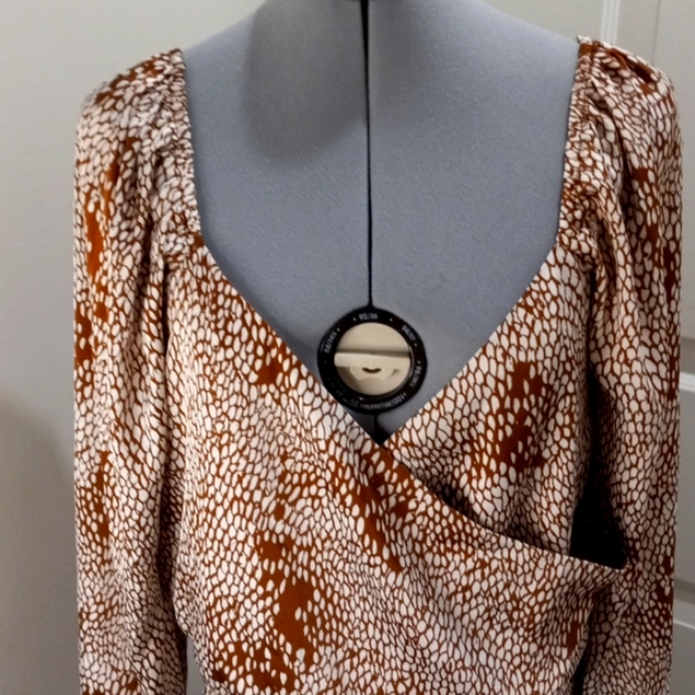 LUSH Brown Small Graphic Blouse Sz Large